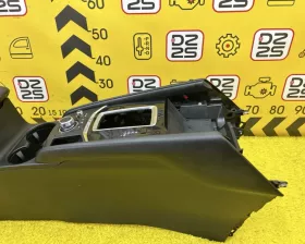 Бардачок между сиденьями MAZDA