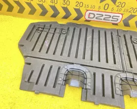 Пол багажника пластик TOYOTA