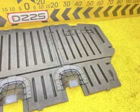 Пол багажника пластик TOYOTA