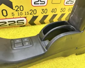 Бардачок между сиденьями TOYOTA