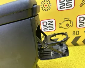 Бардачок между сиденьями TOYOTA