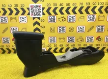 Бардачок между сиденьями TOYOTA AQUA 2012 5891152210C0 NHP10 1NZFXE, передний