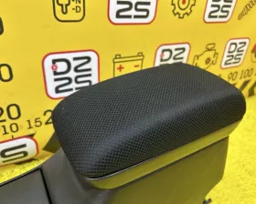 Бардачок между сиденьями TOYOTA