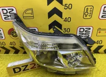 Фара TOYOTA ESQUIRE 2015 8113028F71 ZRR85G 3ZRFAE, передняя правая