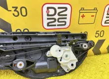 Доводчик двери TOYOTA ESQUIRE 2014 8500628173 ZWR80G 2ZRFXE, задний левый Доводчик двери TOYOTA ESQUIRE 2014 8500628173 ZWR80G 2ZRFXE, задний левый