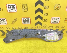 Доводчик двери Toyota