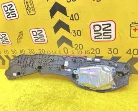 Доводчик двери Toyota