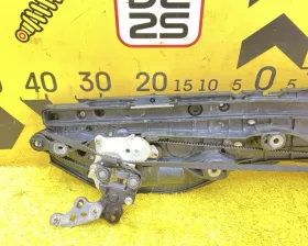 Доводчик двери Toyota