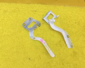 Петля капота TOYOTA