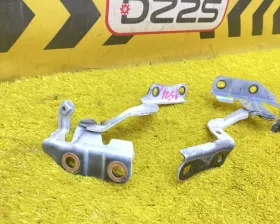 Петля капота TOYOTA
