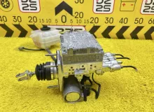 Главный тормозной цилиндр TOYOTA VOXY 2014 4705028010 ZWR80G 2ZRFXE, передний