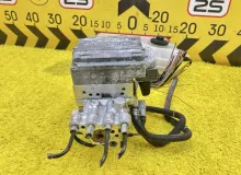 Главный тормозной цилиндр TOYOTA VOXY 2014 4705028010 ZWR80G 2ZRFXE, передний