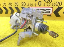 Главный тормозной цилиндр TOYOTA PRIUS 2012 4705047160 ZVW30 2ZRFXE, передний