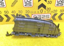 Бардачок TOYOTA ESQUIRE 2015 5543228260 ZRR85G 3ZRFAE, передний