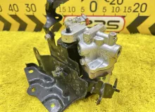 Блок abs LEXUS CT200H 2011 4707012020 ZWA10 2ZRFXE, передний