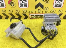 Главный тормозной цилиндр TOYOTA ESQUIRE 2014 4705028010 ZWR80G 2ZRFXE, передний