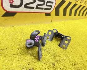 Петли двери багажника Toyota