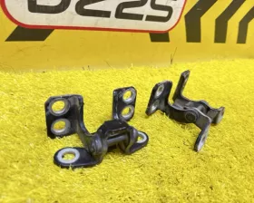 Петли двери багажника Toyota
