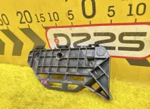 Крепление бампера TOYOTA VOXY 2014 5211528240 ZWR80G 2ZRFXE, переднее правое
