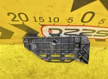 Крепление бампера TOYOTA VOXY 2014 5211528240 ZWR80G 2ZRFXE, переднее правое