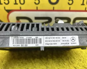 Монитор Mercedes-Benz