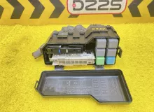 Блок предохранителей TOYOTA HIACE 2007 8274126010 KDH205V 2KDFTV, передний