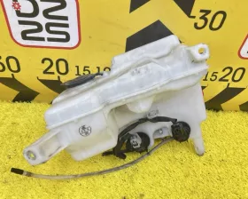Бачок стеклоомывателя Toyota