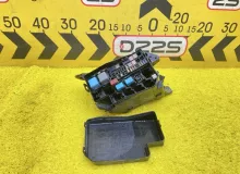 Блок предохранителей TOYOTA VANGUARD 2007 8274242030 ACA33W 2AZFE, передний