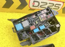 Блок предохранителей TOYOTA VANGUARD 2007 8274242030 ACA33W 2AZFE, передний