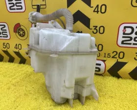 Бачок стеклоомывателя TOYOTA