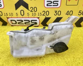 Бачок стеклоомывателя Toyota