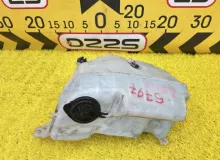 Бачок стеклоомывателя TOYOTA HIACE 2010 8531526100 KDH206V 1KDFTV, передний