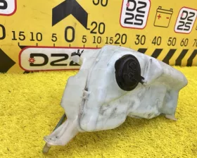 Бачок стеклоомывателя Toyota