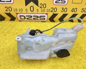 Бачок стеклоомывателя Toyota