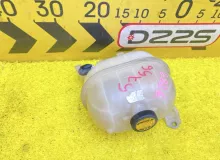 Бачок расширительный TOYOTA HIACE 2008 1647075121 KDH206V 1KDFTV, передний