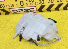 Бачок стеклоомывателя TOYOTA HIACE 2006 8531526100 KDH205V 2KDFTV, передний