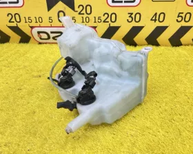 Бачок стеклоомывателя Toyota