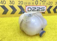 Бачок расширительный TOYOTA HIACE 2006 1647075121 KDH205V 2KDFTV, передний