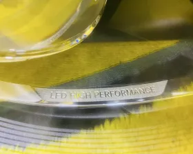Фара Mercedes-Benz
