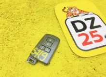 Ключ зажигания TOYOTA ESQUIRE 2015 8990428561 ZWR80G 2ZRFXE, передний