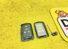 Ключ зажигания TOYOTA ESQUIRE 2015 8990428561 ZRR85G 3ZRFAE, передний