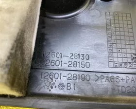 Пластиковая крышка на двс TOYOTA