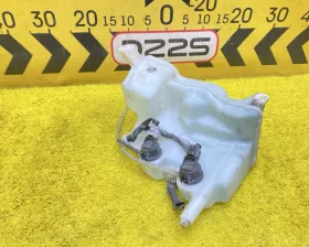 Бачок стеклоомывателя Toyota