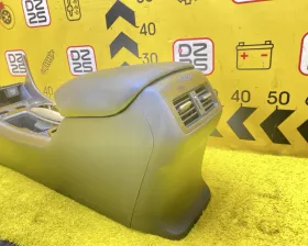 Бардачок между сиденьями Honda