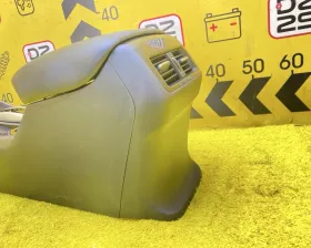 Бардачок между сиденьями Honda