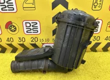 Корпус воздушного фильтра TOYOTA HIACE 2006 1770030160 KDH205V 2KDFTV, передний