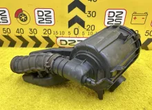 Корпус воздушного фильтра TOYOTA HIACE 2006 1770030160 KDH205V 2KDFTV, передний
