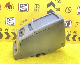 Бардачок между сиденьями Toyota