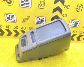 Бардачок между сиденьями Toyota