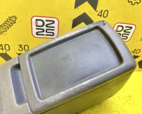 Бардачок между сиденьями Toyota